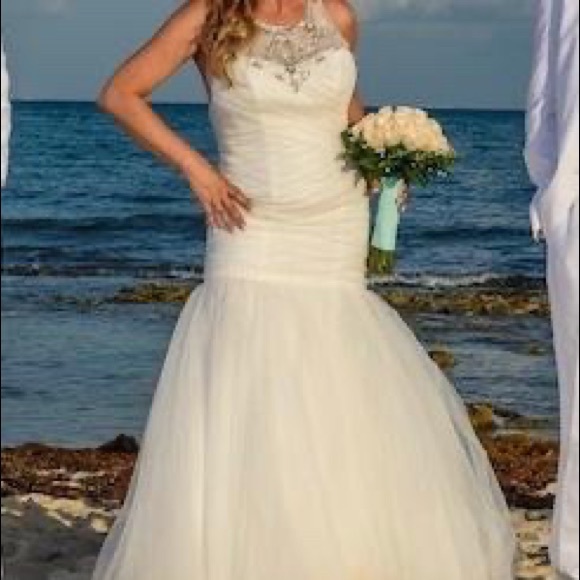 David’s Bridal Medium Wedding Dress - Picture 2 of 3